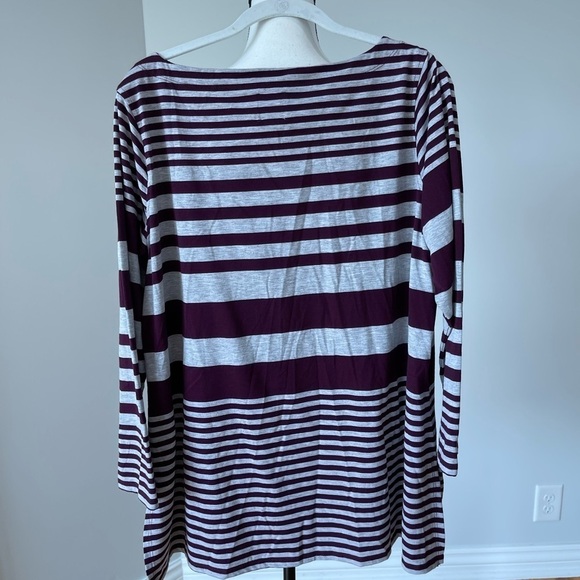 Sunday top in wine and gray in a size 1X - Picture 11 of 11